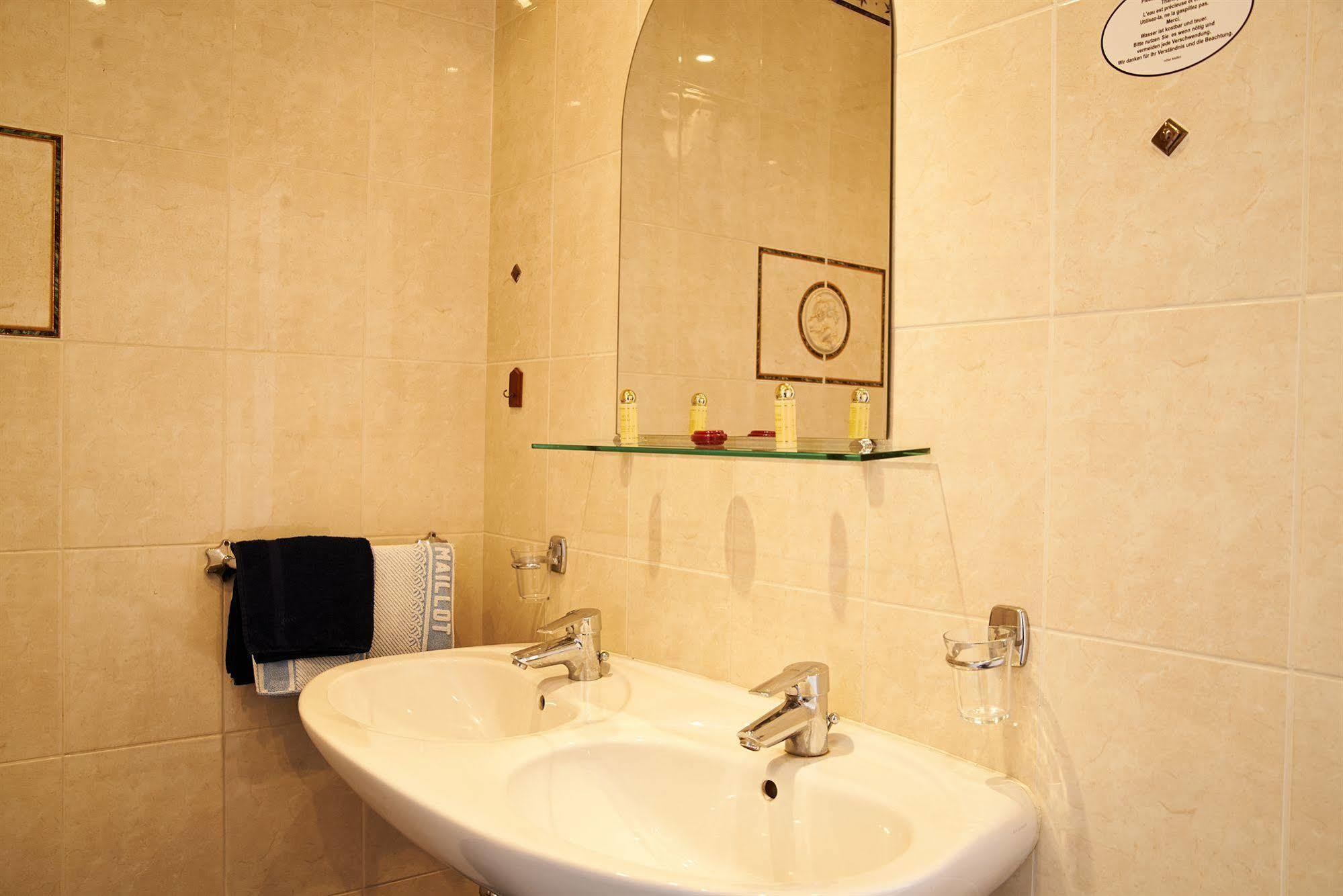 Hotel Maillot 2*